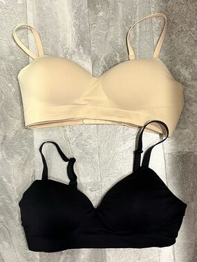 NWOT!! Bundle Shapermint Truekind Seamless Bras